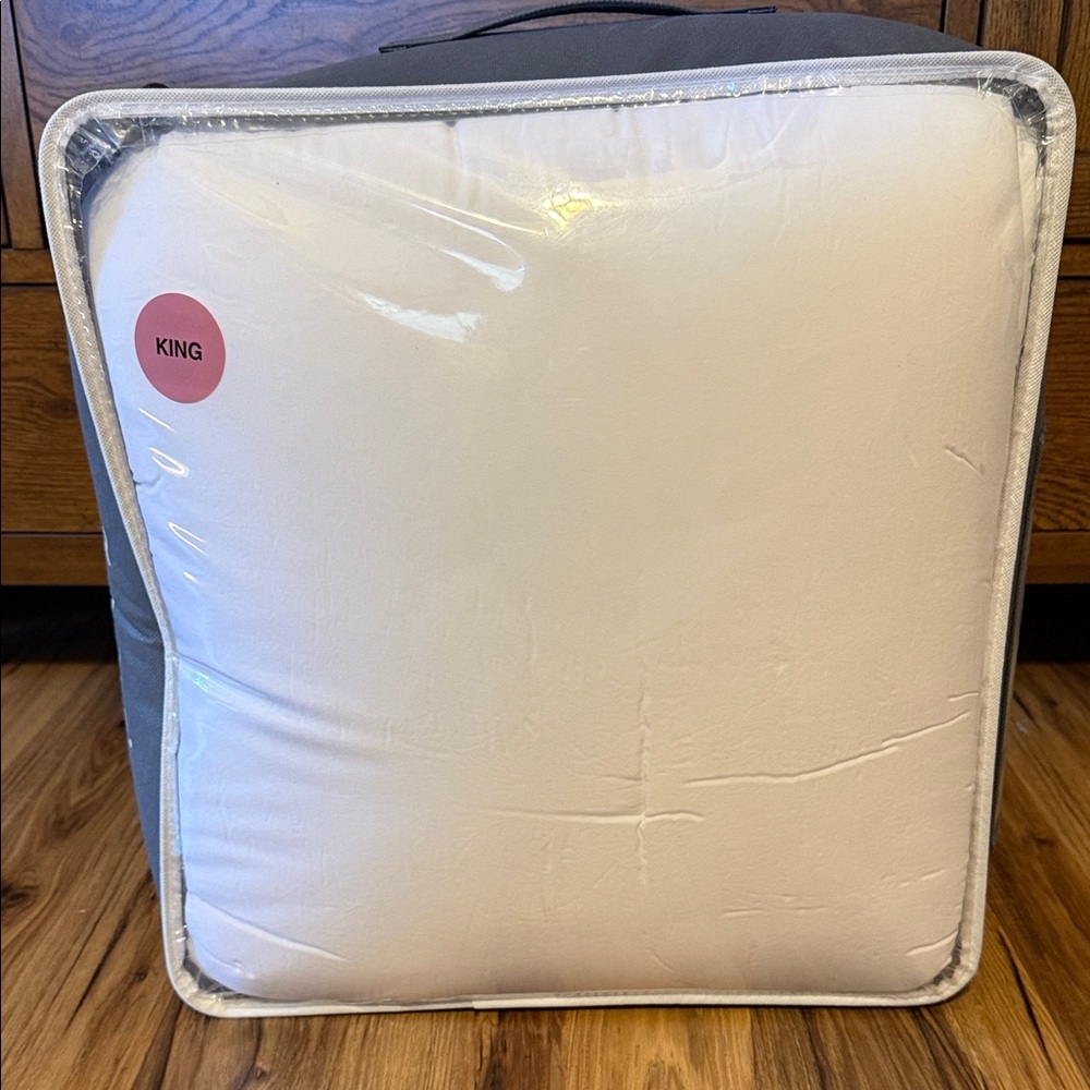 Koolaburra by UGG Koolawash Down Alternative Comforter - White (King) - Picture 4 of 5